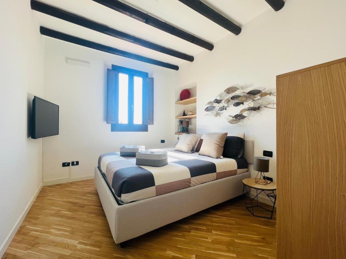 Suite "Le Vele" In The Heart Of The City كالياري المظهر الخارجي الصورة